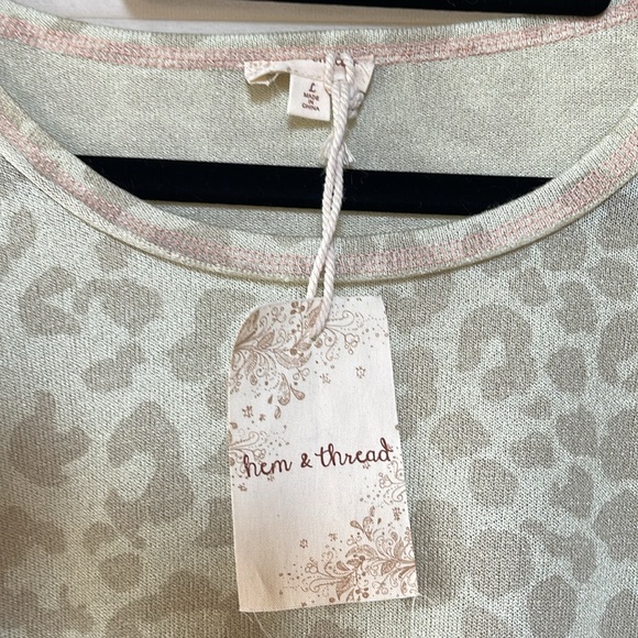 NWT Hem & thread size large green cheetah print raw stitched top - Picture 5 of 9